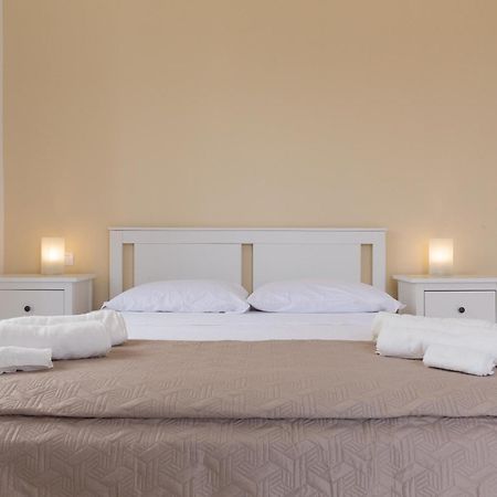 Al Corso Apartments Noto Luaran gambar