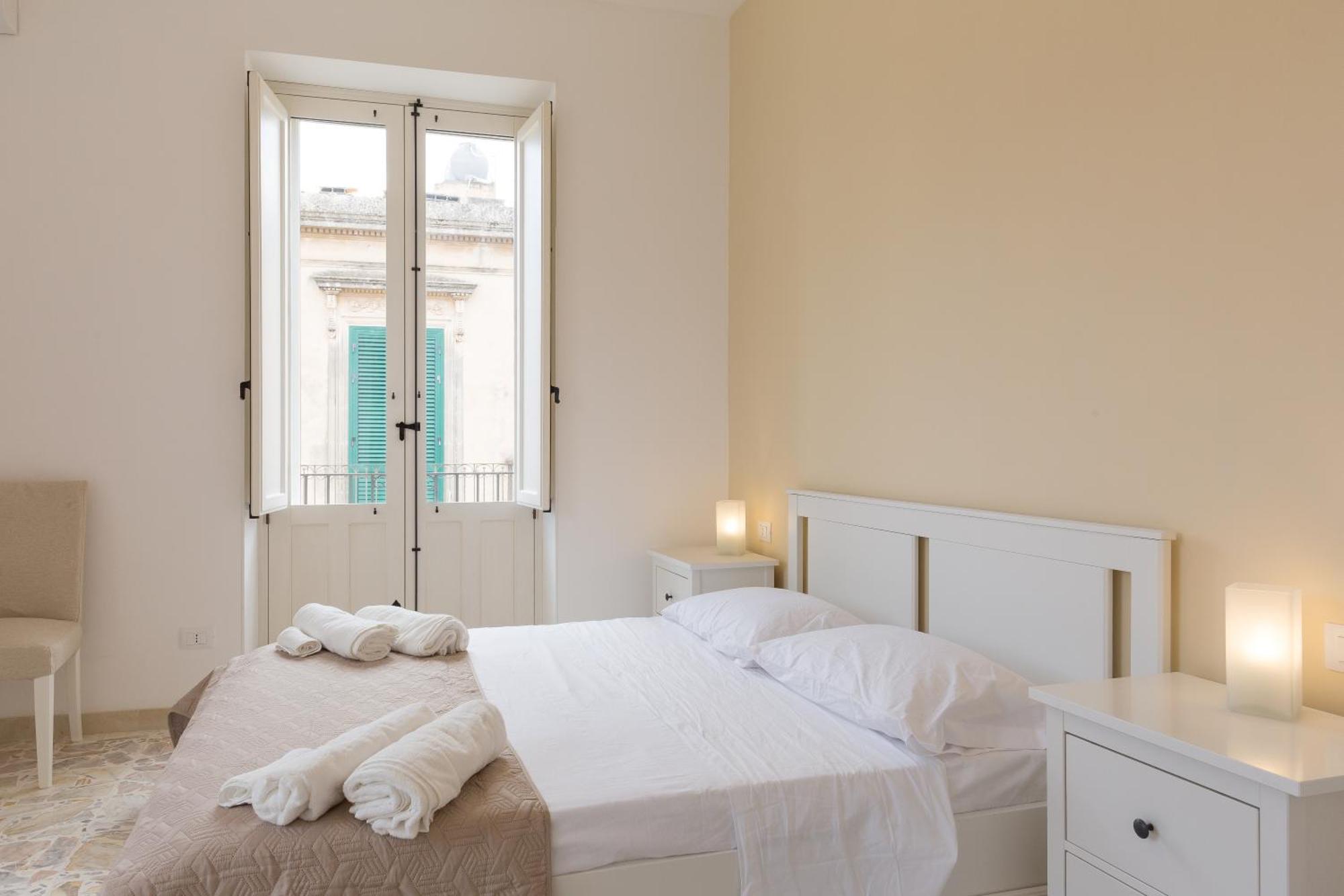 Al Corso Apartments Noto Luaran gambar