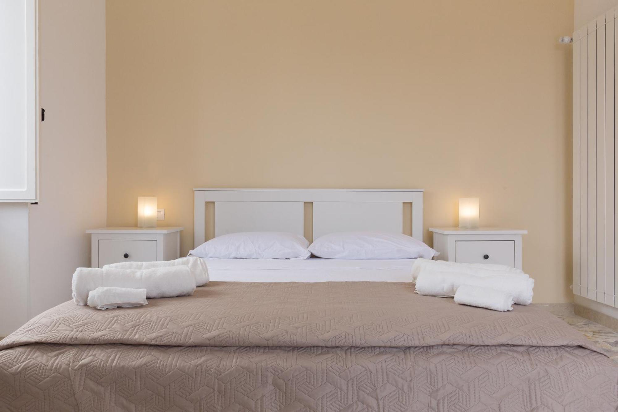 Al Corso Apartments Noto Luaran gambar