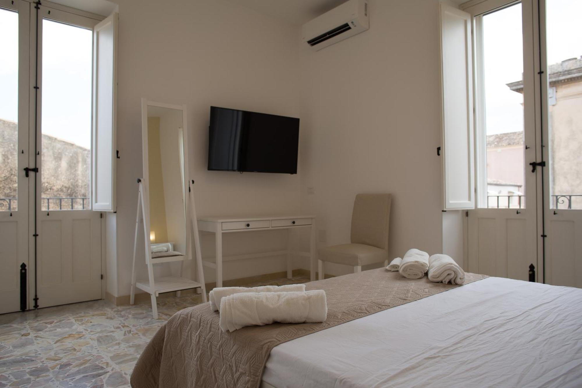 Al Corso Apartments Noto Luaran gambar