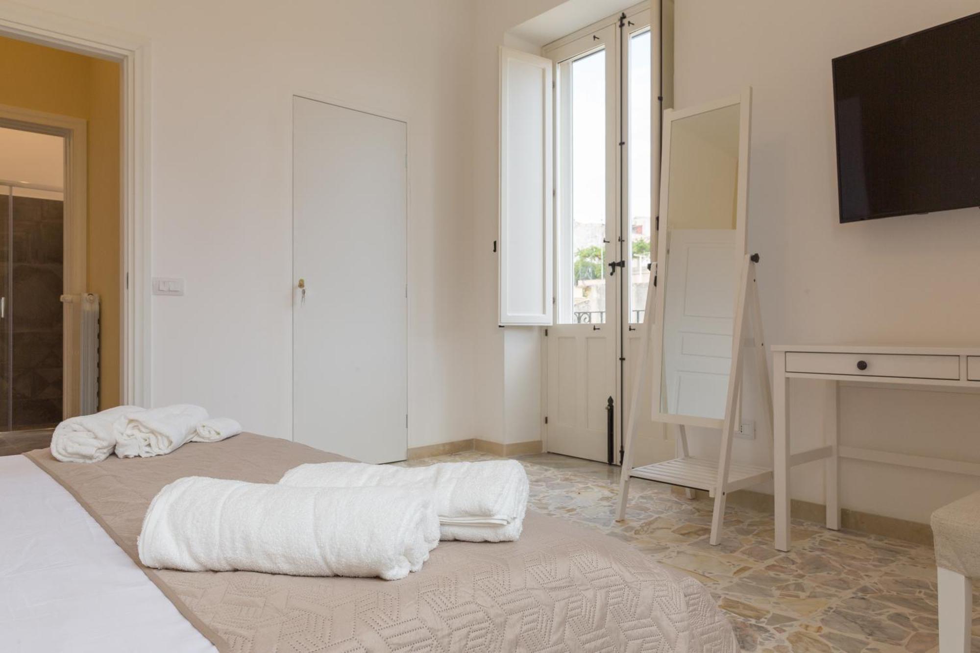 Al Corso Apartments Noto Luaran gambar